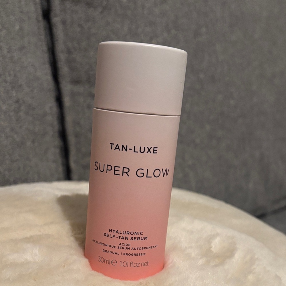 TAN-LUXE Super Glow Hyaluronic Self-Tan Serum (value $49) 1.01 fl. oz
